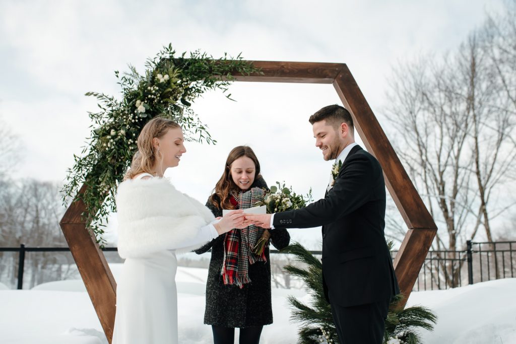 cérémonie mariage extérieure hiver
