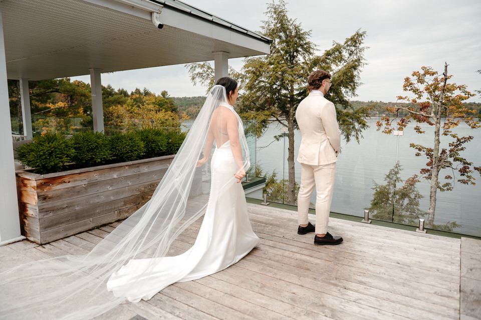 Mariage au Ripplecove Hotel & Spa – terrasse extérieure