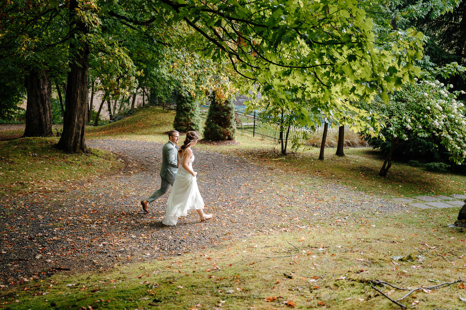 séance couple arbres Cantons-de-l’Est mariage