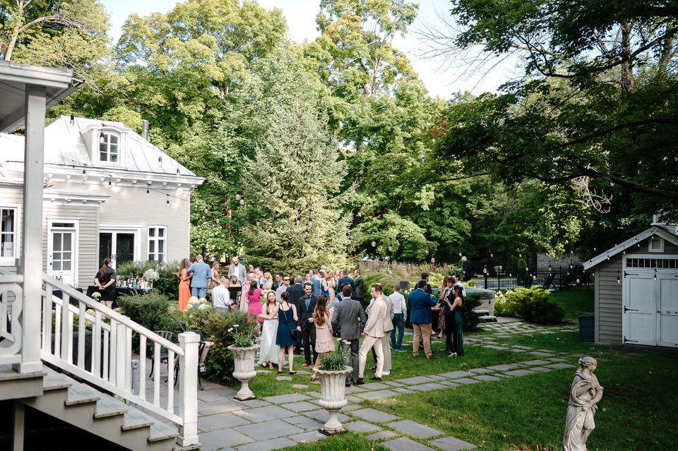 cocktail mariage Manoir Maplewood jardin Estrie