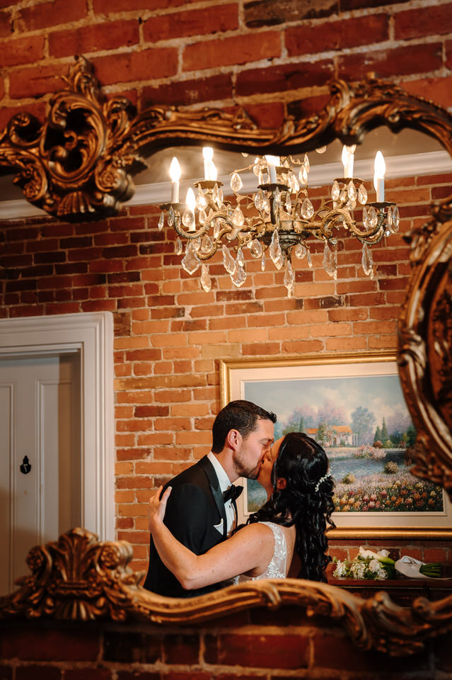 photo couple mur briques Manoir Maplewood